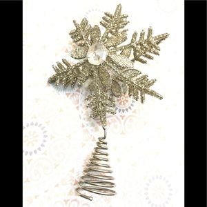 Beautiful Beaded Silver Tone Snow Flake Tree
